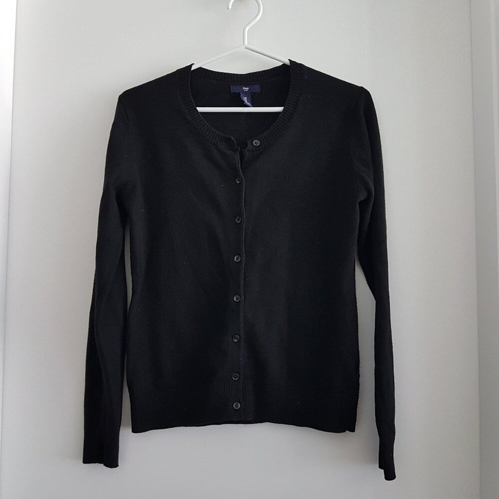 2/$20🛍Gap Crewneck Button Cardigan Black Lightweight Knit Size M